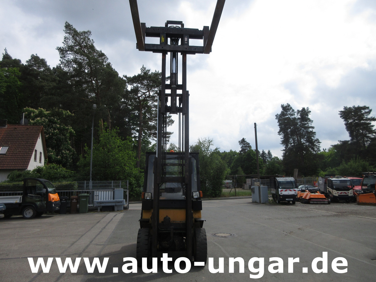 JUNGHEINRICH DFG 40 Diesel Gabelstapler 4.000kg Freihub Steinbock Yale Still Boss - Pirun më naftë: foto 3 JUNGHEINRICH DFG 40 Diesel Gabelstapler 4.000kg Freihub Steinbock Yale Still Boss - Pirun më naftë: foto 3