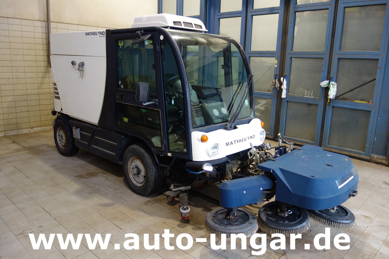 MATHIEU Yno Azura 2 Aquazura Scrubber Scheuersaugmaschine Allradlenkung - Kamion me vakuum: foto 5 MATHIEU Yno Azura 2 Aquazura Scrubber Scheuersaugmaschine Allradlenkung - Kamion me vakuum: foto 5