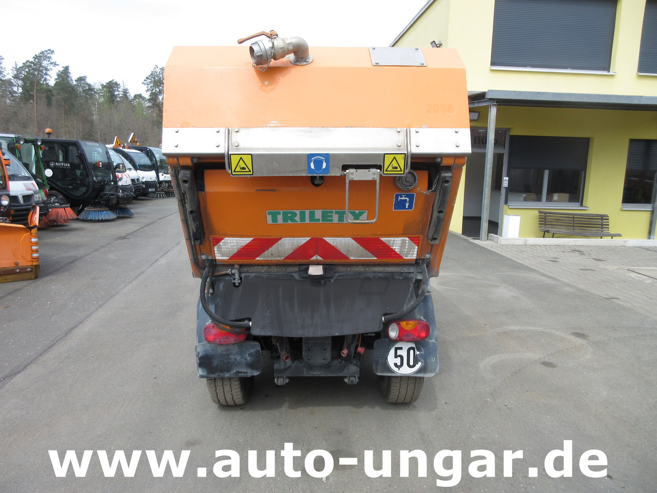 Multicar Tremo X56 4x4 Euro 5 Bj. 2015 Trilety TXK Kehr-Aufbau Motorschaden - Mjet bujqësor/ Special: foto 5 Multicar Tremo X56 4x4 Euro 5 Bj. 2015 Trilety TXK Kehr-Aufbau Motorschaden - Mjet bujqësor/ Special: foto 5