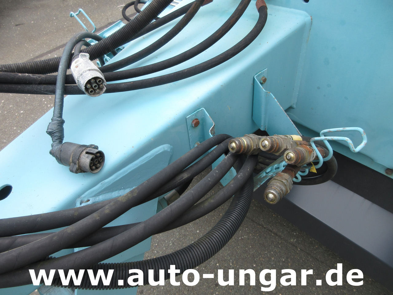 Pistenbully BeachTech STR 2000 BeachCleaner Strandreiniger чистач на плажа - Mjet bujqësor/ Special: foto 4 Pistenbully BeachTech STR 2000 BeachCleaner Strandreiniger чистач на плажа - Mjet bujqësor/ Special: foto 4