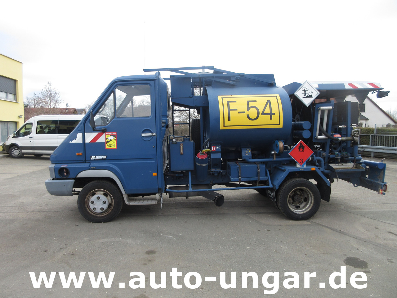 Renault B110 Titan Aviation AVGas Refueller Jet Tanker 2000l Aviteilleur GSE - Autobot: foto 2 Renault B110 Titan Aviation AVGas Refueller Jet Tanker 2000l Aviteilleur GSE - Autobot: foto 2