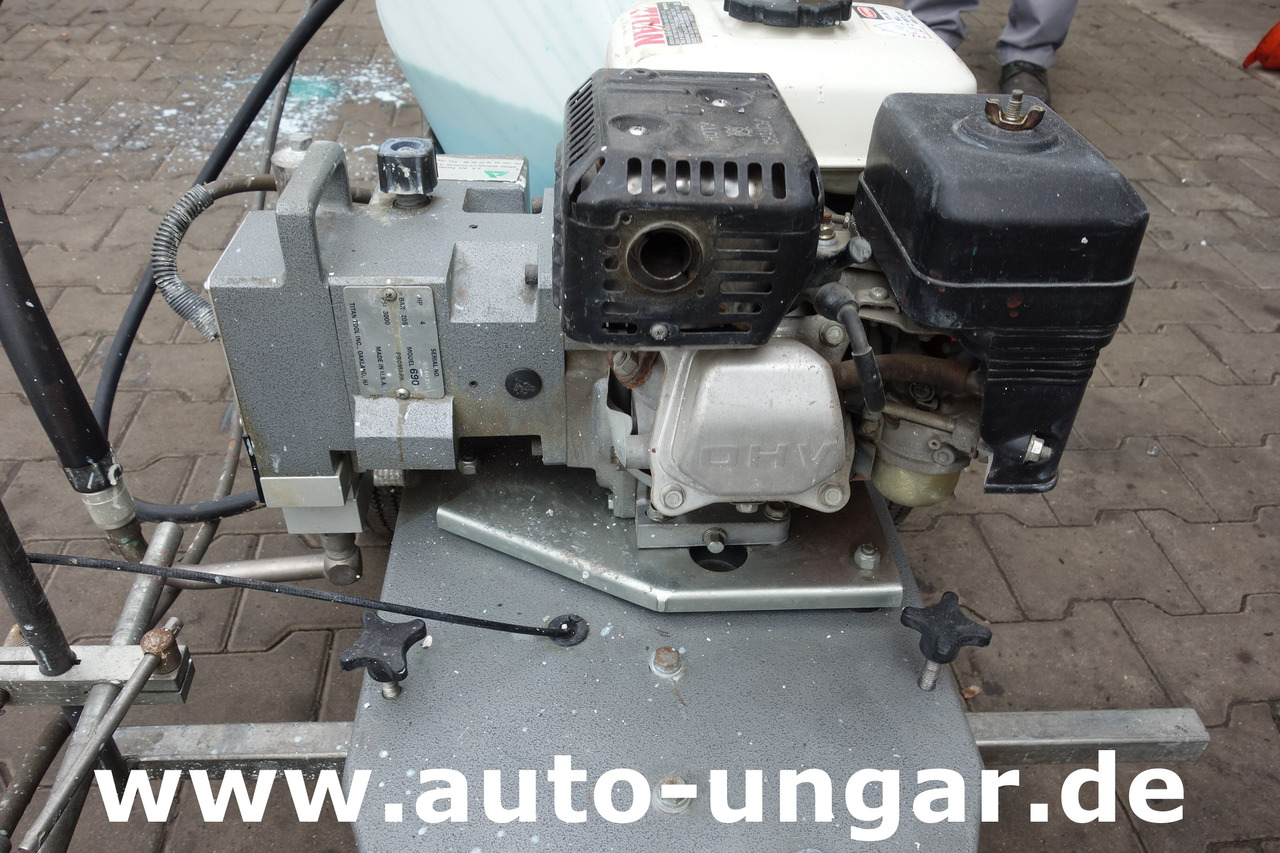 Titan Promark 690 Graco LineLazer Airless Roadmarking Machine Markiermaschine - Makineri asfalti: foto 4 Titan Promark 690 Graco LineLazer Airless Roadmarking Machine Markiermaschine - Makineri asfalti: foto 4