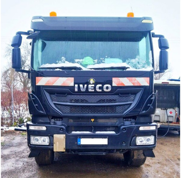 Iveco Trakker 450 - Kamion vetëshkarkues: foto 3 Iveco Trakker 450 - Kamion vetëshkarkues: foto 3