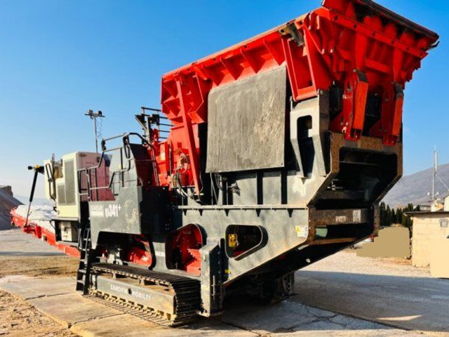 Sandvik QJ 341+ (51t mobil) - Thërrmues e nofullës: foto 1 Sandvik QJ 341+ (51t mobil) - Thërrmues e nofullës: foto 1