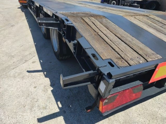 Fliegl D6 - Gjysmë rimorkio me plan ngarkimi të ulët: foto 2 Fliegl D6 - Gjysmë rimorkio me plan ngarkimi të ulët: foto 2