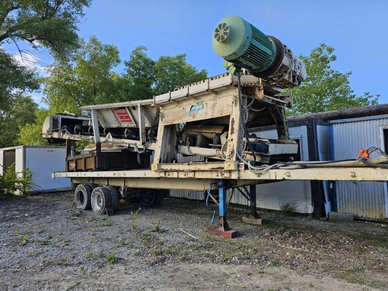 Bergeaud - Gurëthyesi: foto 1 Bergeaud - Gurëthyesi: foto 1