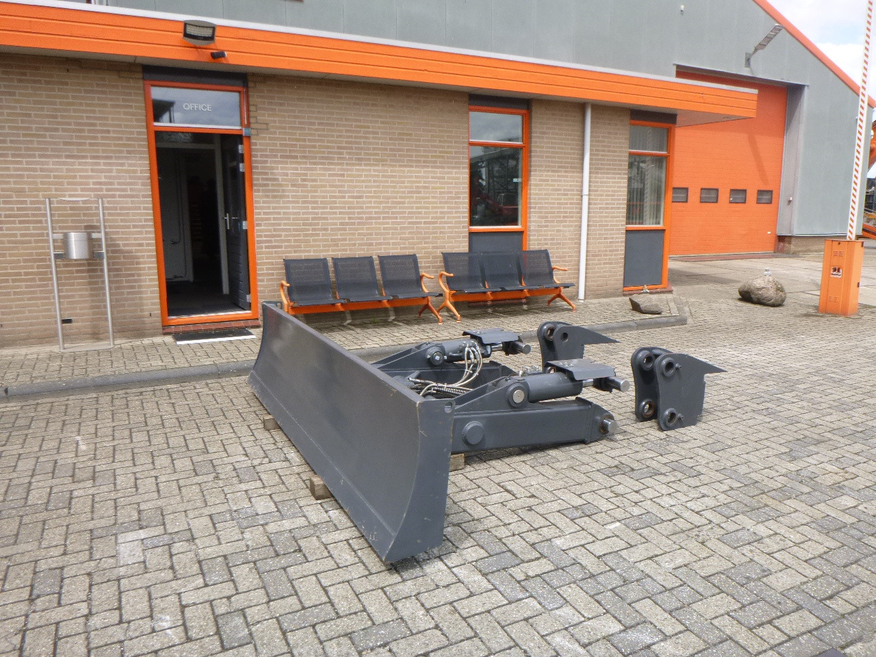 DOOSAN DX235LCR - Thikë për Ekskavator me zinxhirë: foto 1 DOOSAN DX235LCR - Thikë për Ekskavator me zinxhirë: foto 1