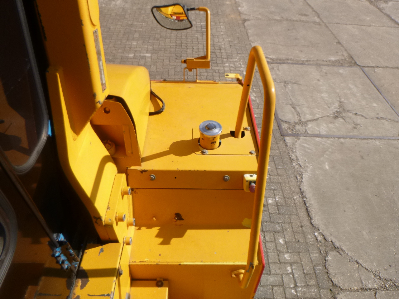 Rul pneumatik DYNAPAC CP215(HITACHI): foto 16