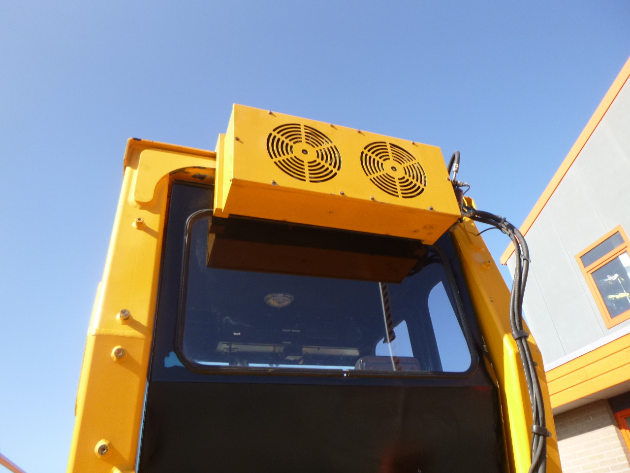 Rul pneumatik DYNAPAC CP215(HITACHI): foto 29