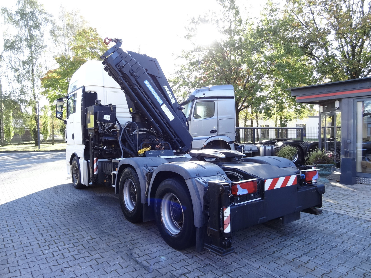 MAN TGX 33.480 6X4 Kran MKG 381 bis 20 Meter - Gjysmë-kamion: foto 2 MAN TGX 33.480 6X4 Kran MKG 381 bis 20 Meter - Gjysmë-kamion: foto 2