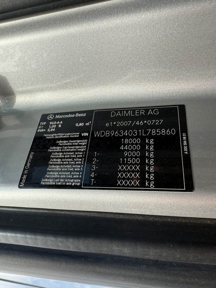 Mercedes-Benz Actros 1842LS Kran HMF 2020 bis 18 Meter - Gjysmë-kamion: foto 4 Mercedes-Benz Actros 1842LS Kran HMF 2020 bis 18 Meter - Gjysmë-kamion: foto 4