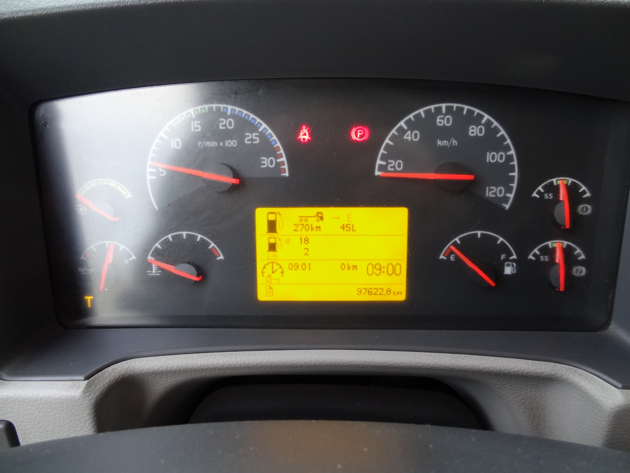 Volvo FE320 Fahrschule/ driving school - Gjysmë-kamion: foto 5 Volvo FE320 Fahrschule/ driving school - Gjysmë-kamion: foto 5