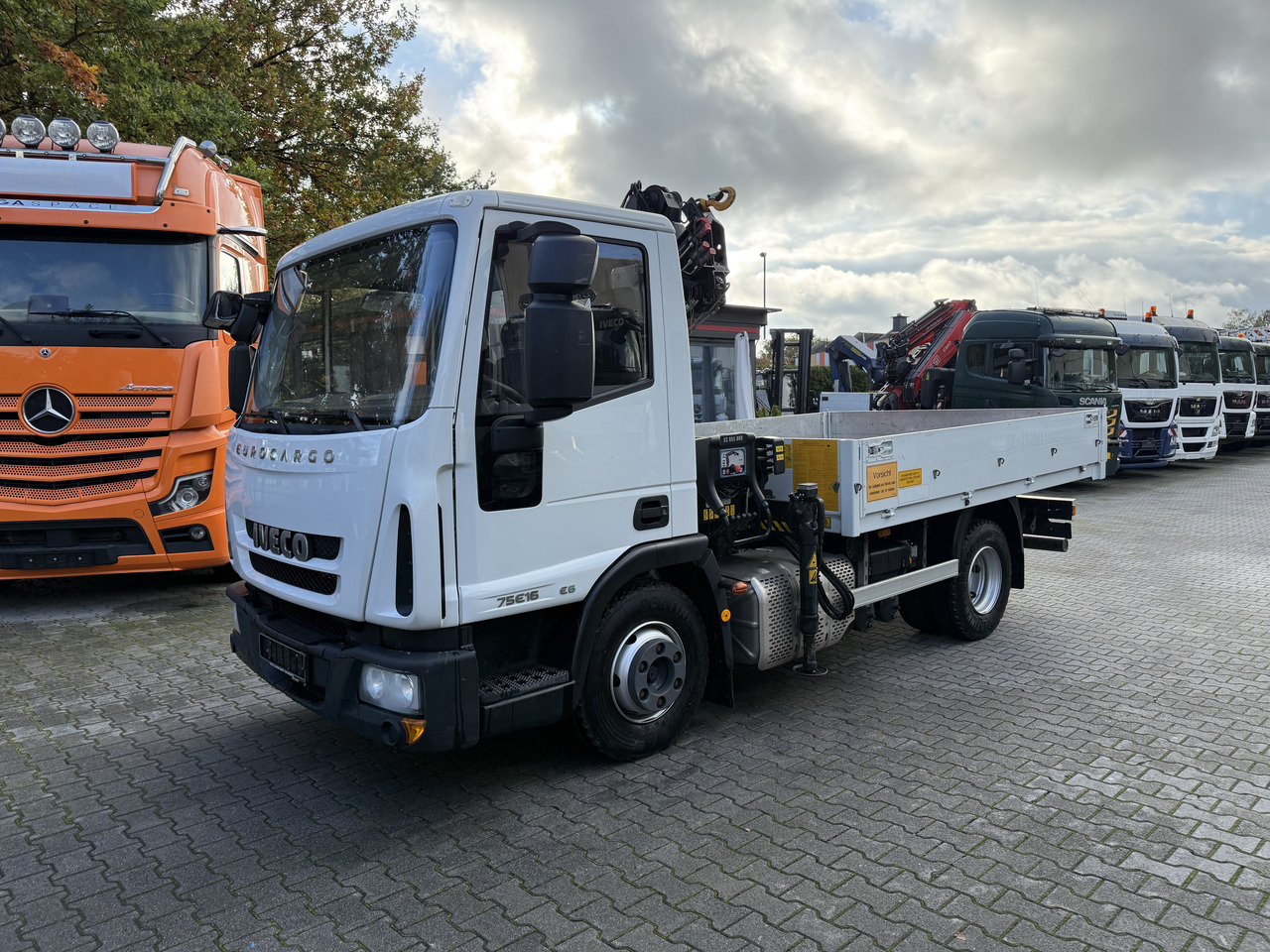 Iveco EuroCargo 75E16 Kran Hiab 055-2 - Kamion me karroceri të hapur, Kamion me vinç: foto 1 Iveco EuroCargo 75E16 Kran Hiab 055-2 - Kamion me karroceri të hapur, Kamion me vinç: foto 1