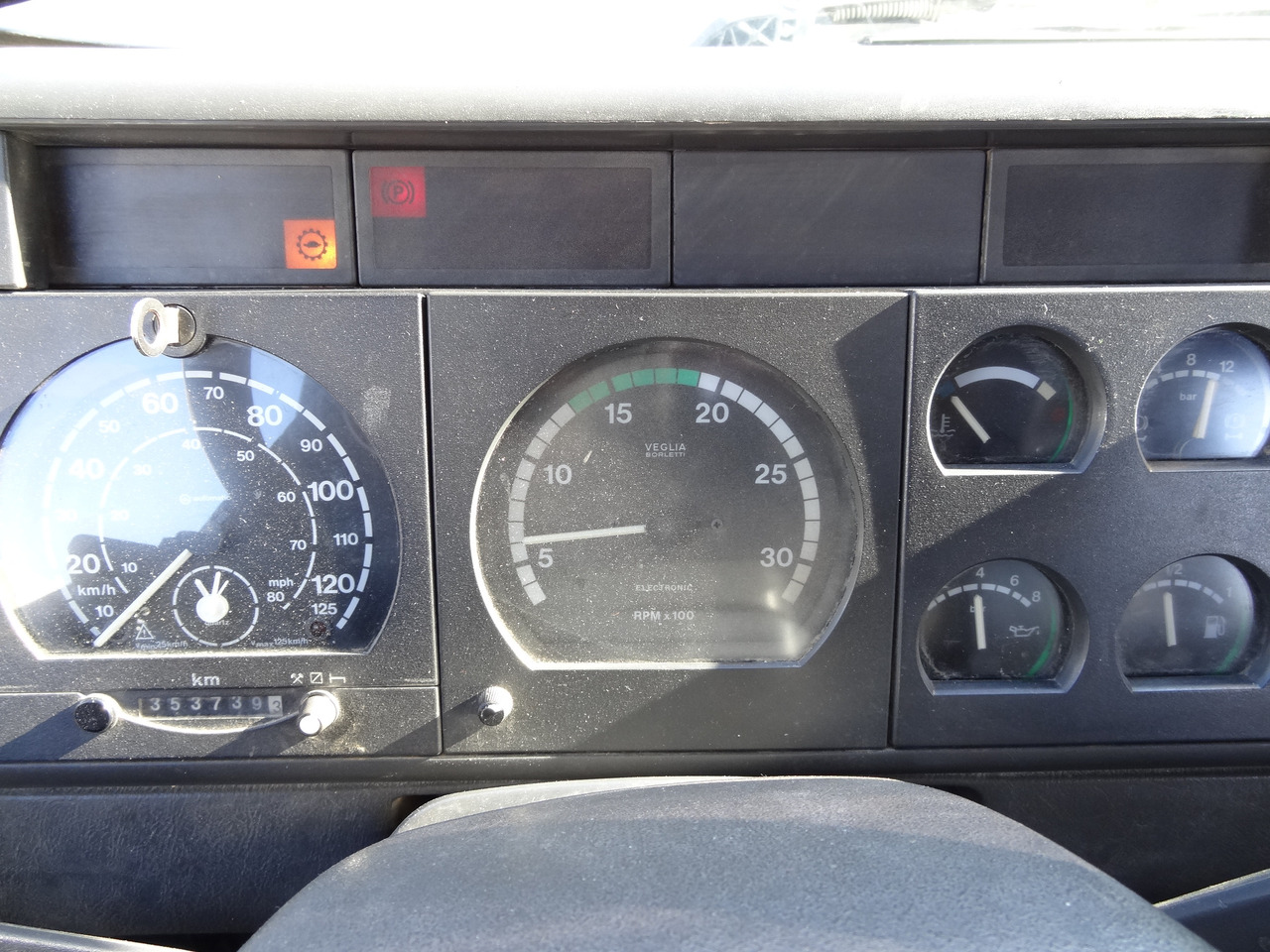 Iveco EuroTrakker 260E31 6X4 Palfinger 36002 - Kamion me karroceri të hapur, Kamion me vinç: foto 2 Iveco EuroTrakker 260E31 6X4 Palfinger 36002 - Kamion me karroceri të hapur, Kamion me vinç: foto 2