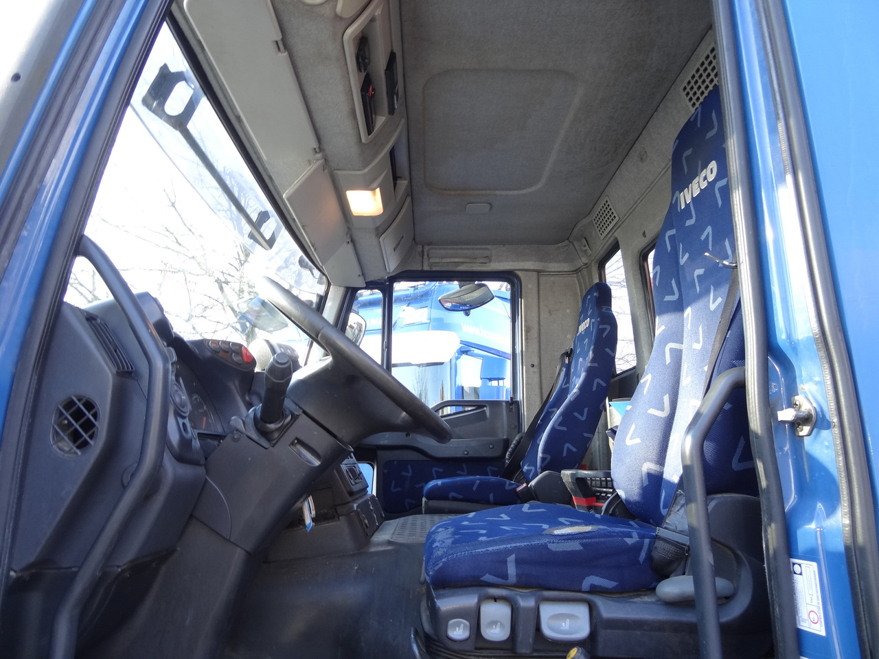 Iveco Trakker AD340T41 8X4 Kipper Kran Palfinger 23002 - Kamion me vinç, Kamion vetëshkarkues: foto 2 Iveco Trakker AD340T41 8X4 Kipper Kran Palfinger 23002 - Kamion me vinç, Kamion vetëshkarkues: foto 2