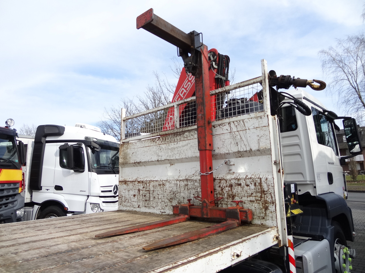 MAN TGS 26.320 6X4 BB mit Kran Fassi F175 - Kamion me karroceri të hapur, Kamion me vinç: foto 3 MAN TGS 26.320 6X4 BB mit Kran Fassi F175 - Kamion me karroceri të hapur, Kamion me vinç: foto 3