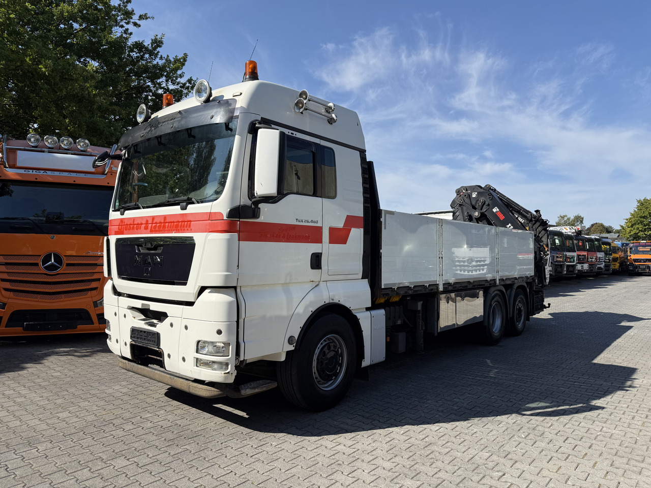 MAN TGX 26.480 6X2 Hiab 422 + Jib + Winde - Kamion me vinç, Kamion me karroceri të hapur: foto 1 MAN TGX 26.480 6X2 Hiab 422 + Jib + Winde - Kamion me vinç, Kamion me karroceri të hapur: foto 1