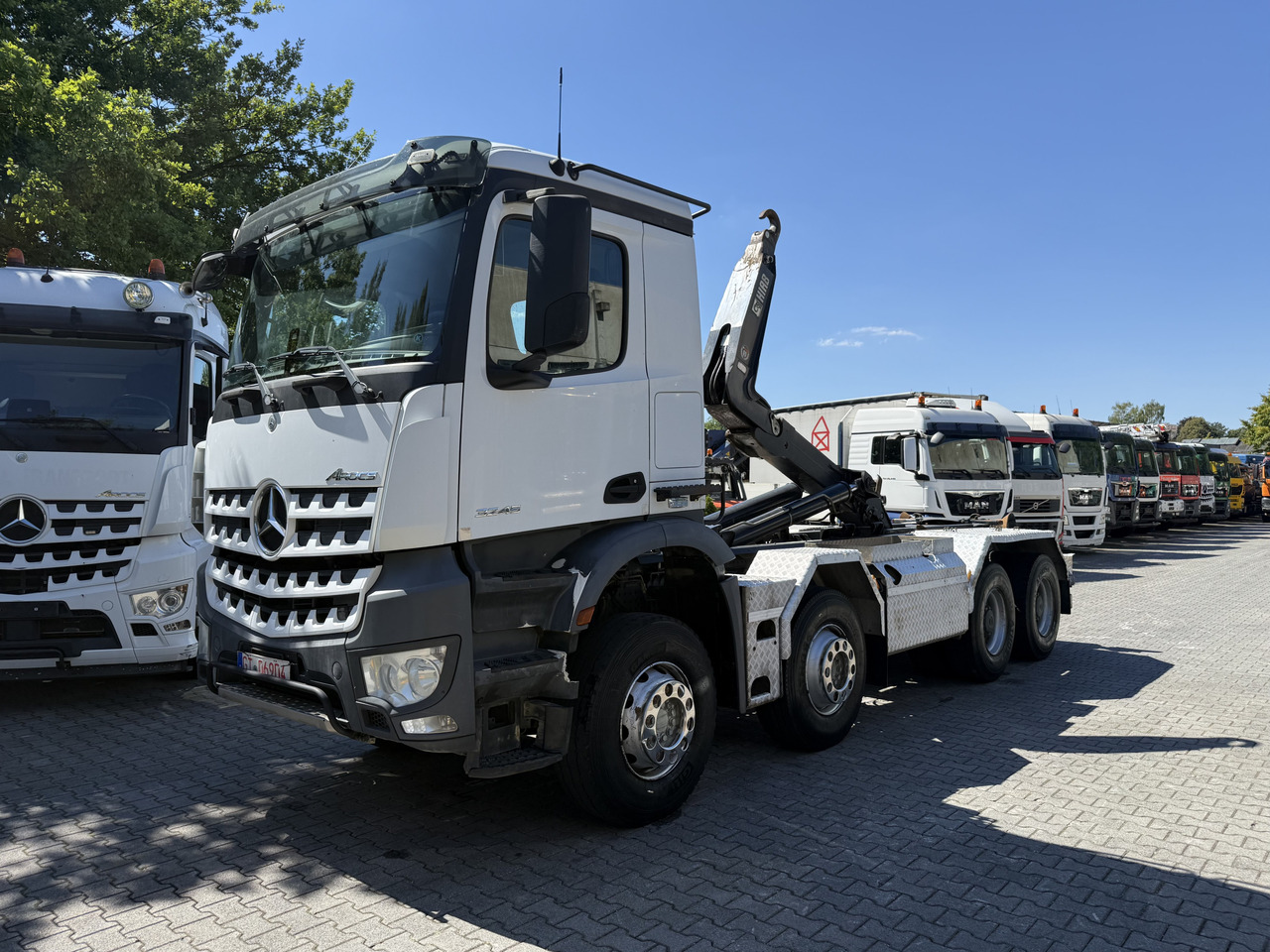 Mercedes-Benz Arocs 3245 K 8X4 Haken - Kamion vetëngarkues: foto 1 Mercedes-Benz Arocs 3245 K 8X4 Haken - Kamion vetëngarkues: foto 1