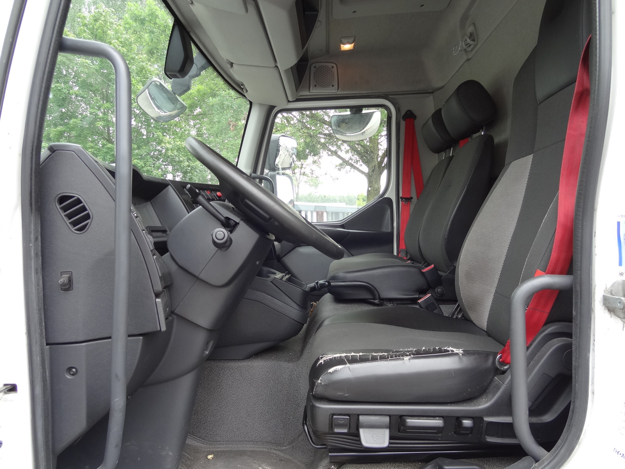 Renault D10.210 7m Koffer - Kamion vagonetë: foto 5 Renault D10.210 7m Koffer - Kamion vagonetë: foto 5
