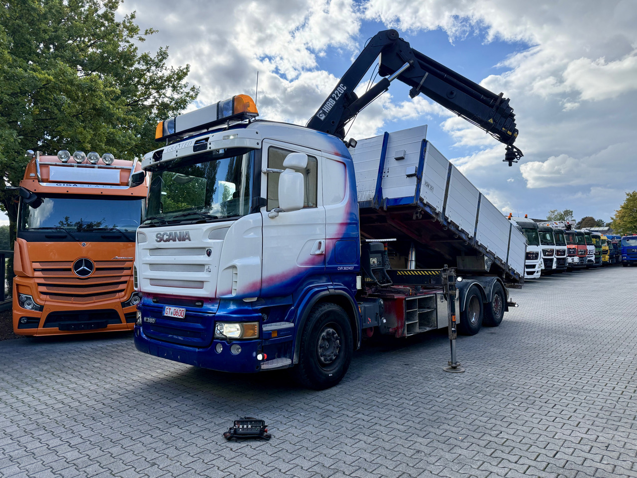 Scania R380 6X2*4 Kipper mit Kran HIAB 220 - Kamion vetëshkarkues, Kamion me vinç: foto 1 Scania R380 6X2*4 Kipper mit Kran HIAB 220 - Kamion vetëshkarkues, Kamion me vinç: foto 1