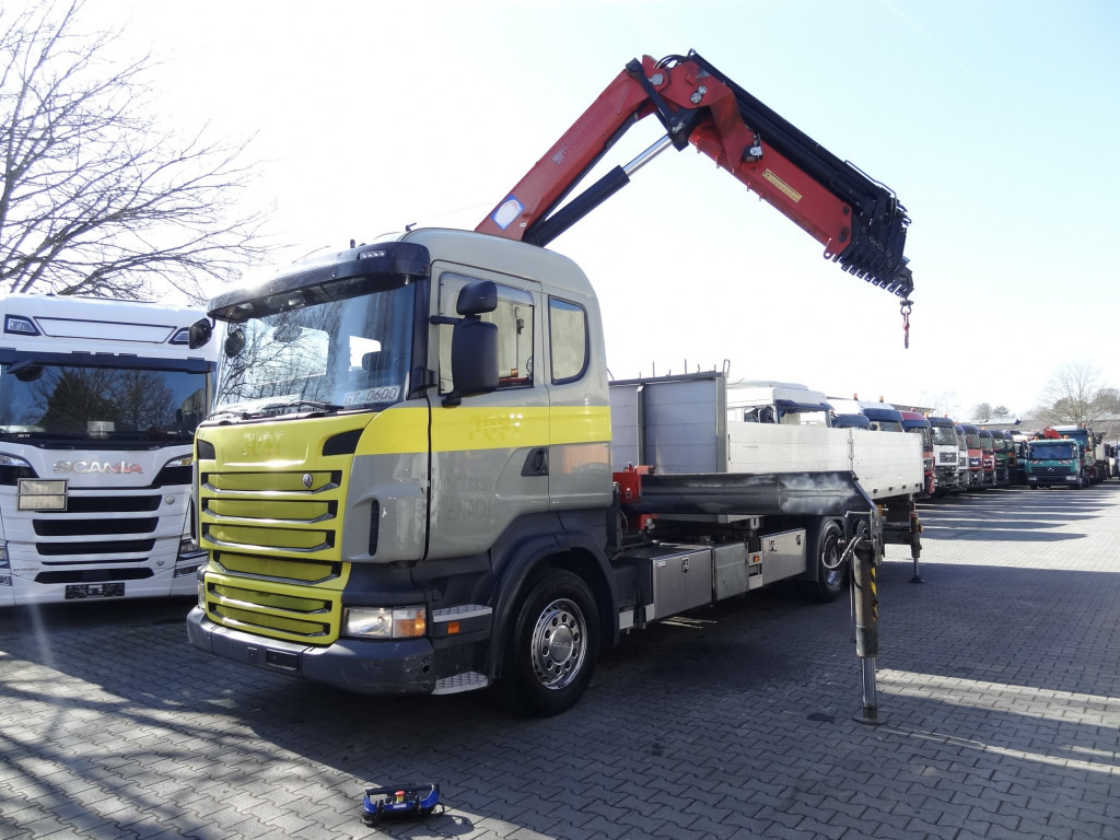 Scania R440 6X2*4 Kran HMF 3000 bis 30 Meter - Kamion me karroceri të hapur, Kamion me vinç: foto 1 Scania R440 6X2*4 Kran HMF 3000 bis 30 Meter - Kamion me karroceri të hapur, Kamion me vinç: foto 1