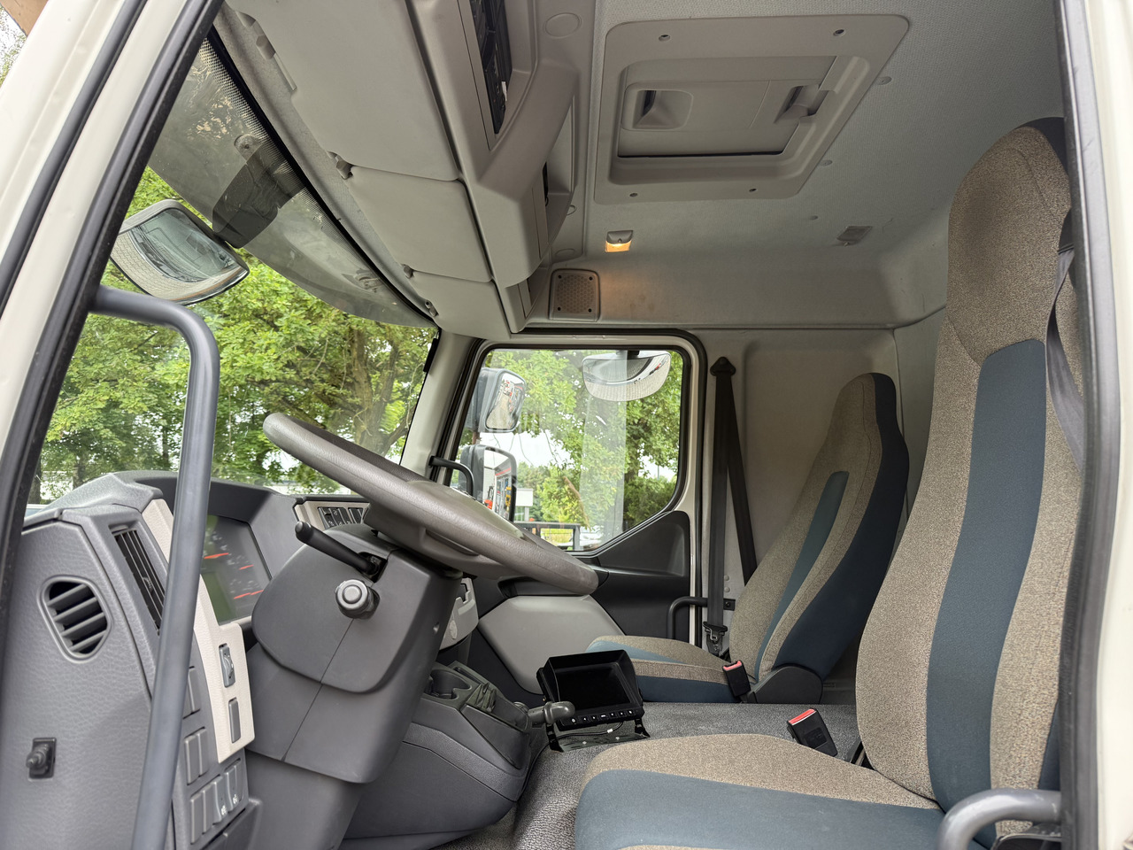 Volvo FL250.16 HMF 875 K3 - Kamion me vinç: foto 4 Volvo FL250.16 HMF 875 K3 - Kamion me vinç: foto 4