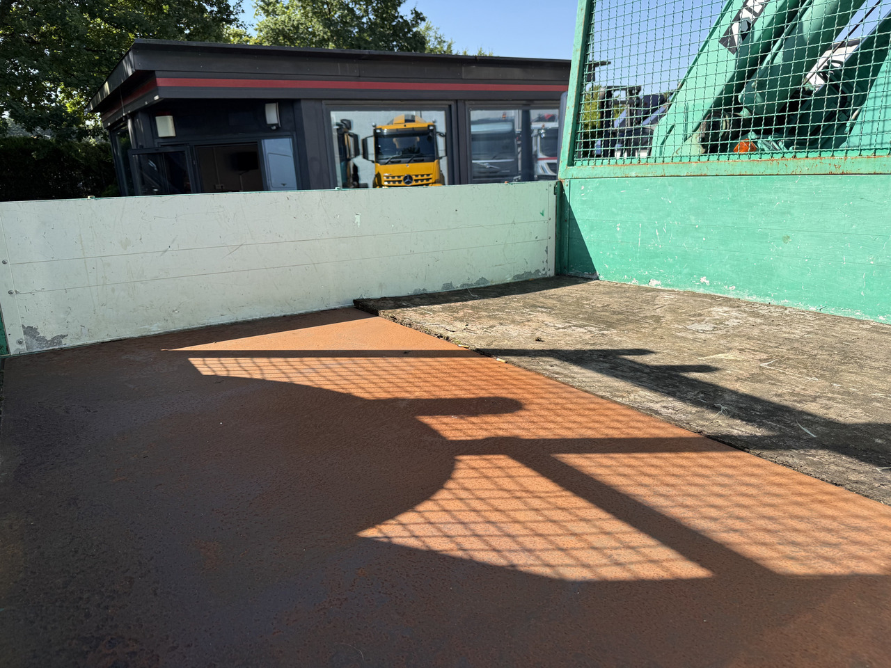 Volvo FM12 420 4X4 Kran MKG 300 bis 24 Meter - Kamion me vinç: foto 2 Volvo FM12 420 4X4 Kran MKG 300 bis 24 Meter - Kamion me vinç: foto 2