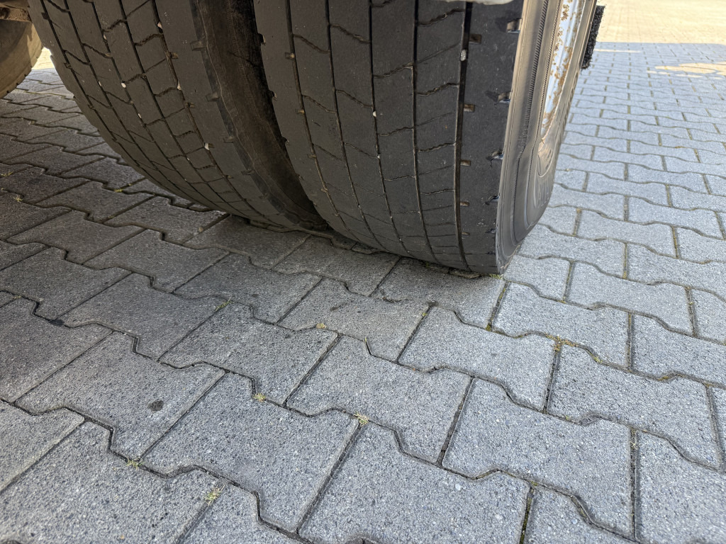 Volvo FM12 420 4X4 Kran MKG 300 bis 24 Meter - Kamion me karroceri të hapur, Kamion me vinç: foto 4 Volvo FM12 420 4X4 Kran MKG 300 bis 24 Meter - Kamion me karroceri të hapur, Kamion me vinç: foto 4