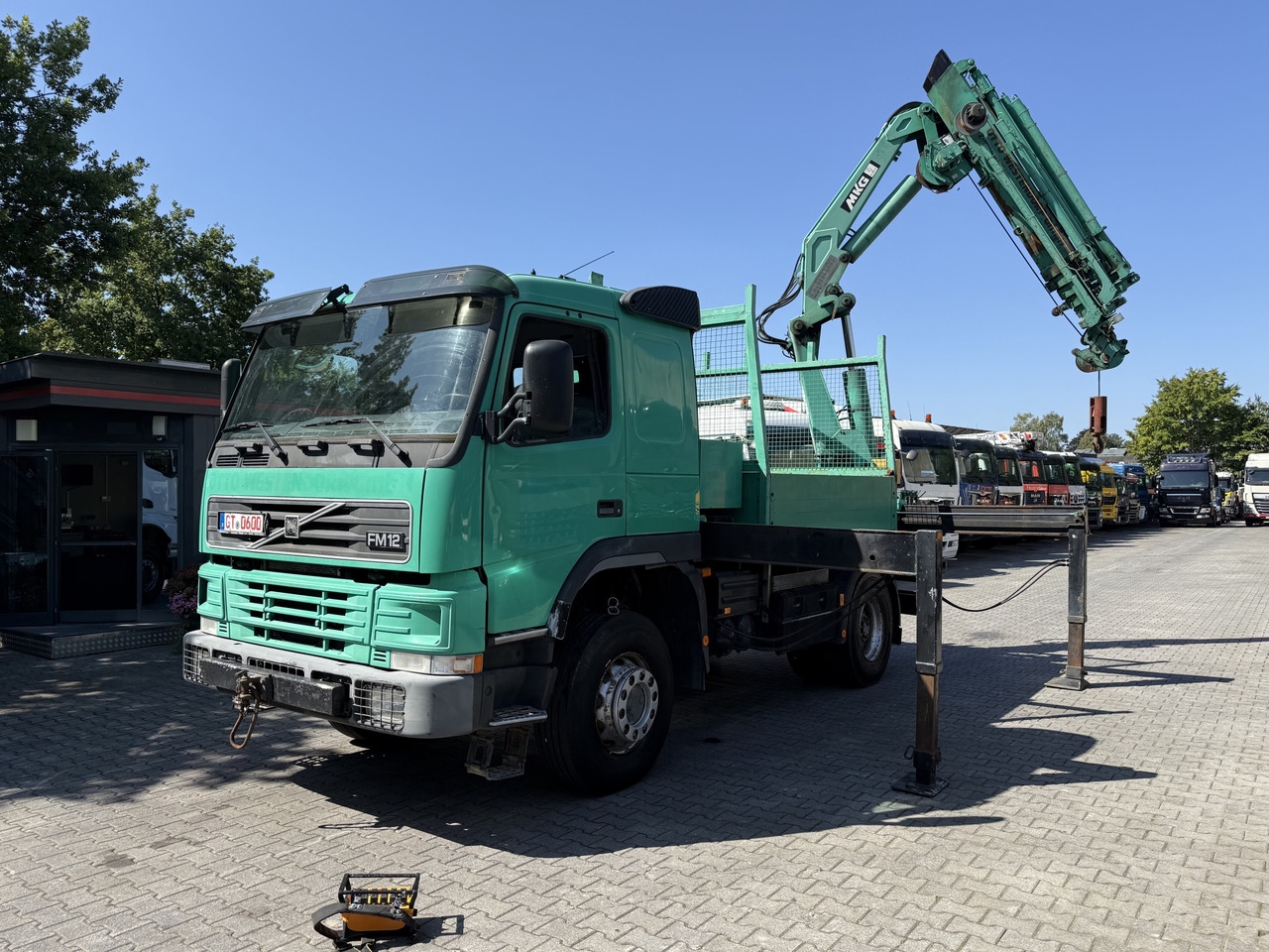 Volvo FM12 420 4X4 Kran MKG 300 bis 24 Meter - Kamion me vinç: foto 1 Volvo FM12 420 4X4 Kran MKG 300 bis 24 Meter - Kamion me vinç: foto 1