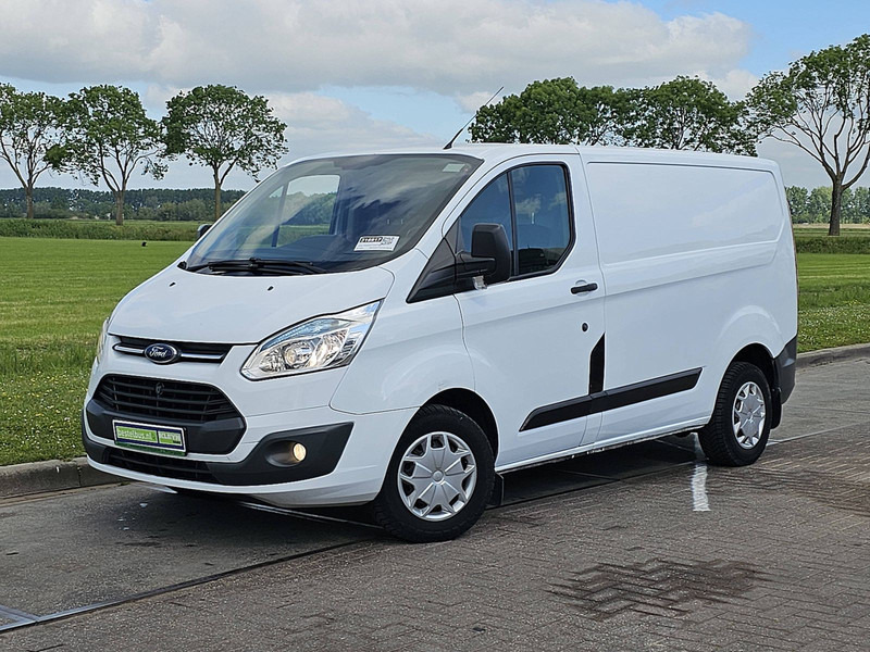 Ford Transit Custom 2.2 - Furgon i vogël: foto 2 Ford Transit Custom 2.2 - Furgon i vogël: foto 2