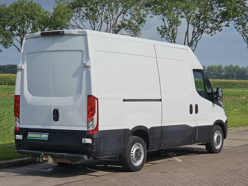 Iveco Daily 35S14 L2H2 Airco Automaat! - Furgon: foto 3 Iveco Daily 35S14 L2H2 Airco Automaat! - Furgon: foto 3