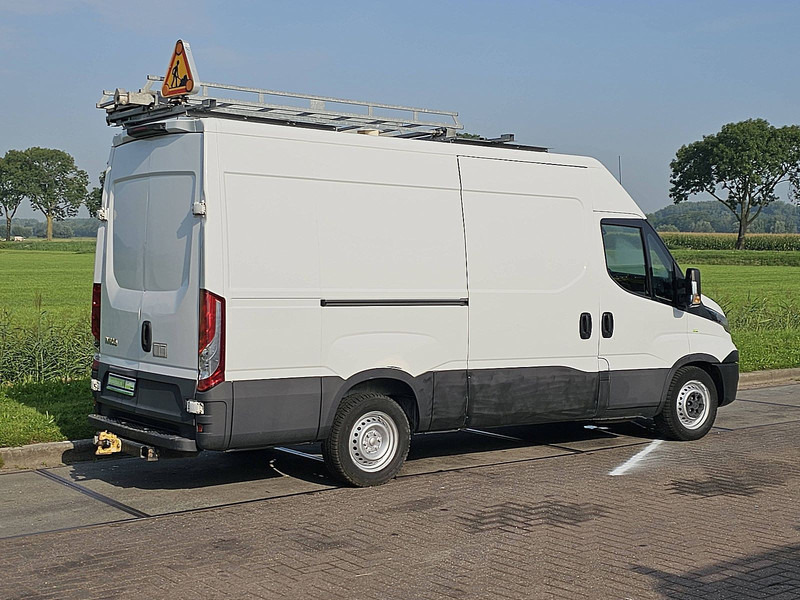 Iveco Daily 35S14 L2H2 Imperiaal Euro6 - Furgon: foto 3 Iveco Daily 35S14 L2H2 Imperiaal Euro6 - Furgon: foto 3