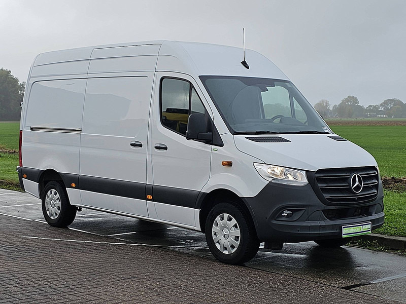 Mercedes-Benz Sprinter 317 L2H2 Navi RWD - Furgon: foto 5 Mercedes-Benz Sprinter 317 L2H2 Navi RWD - Furgon: foto 5