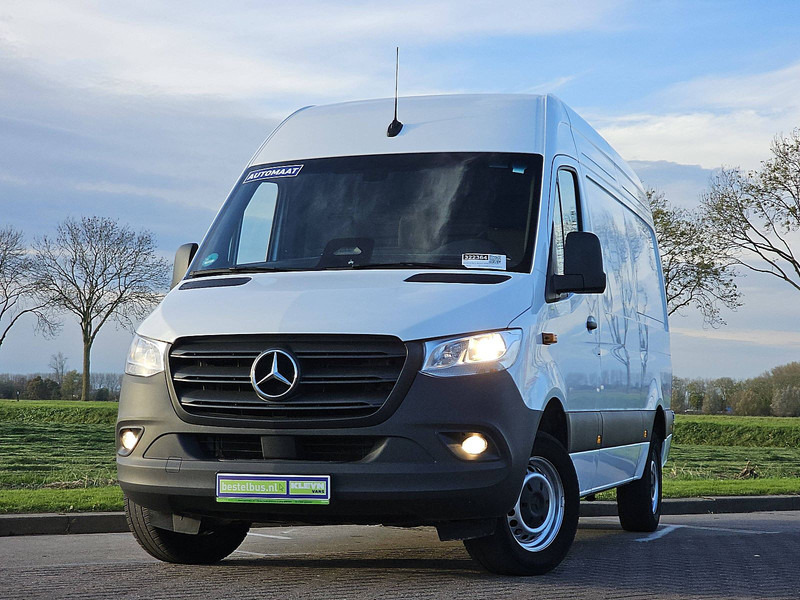 Mercedes-Benz Sprinter 317 L2H2 RWD Mbux10 - Furgon: foto 1 Mercedes-Benz Sprinter 317 L2H2 RWD Mbux10 - Furgon: foto 1