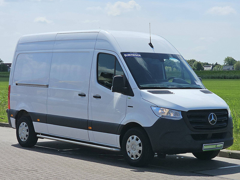 Mercedes-Benz eSprinter L2H2 35 KWH - Furgon, Furgon elektrik: foto 5 Mercedes-Benz eSprinter L2H2 35 KWH - Furgon, Furgon elektrik: foto 5