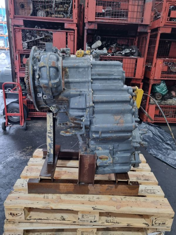 Komatsu WA320-3 Gearbox (Plant) - Kutia e marsheve për Makineri ndërtimi: foto 5 Komatsu WA320-3 Gearbox (Plant) - Kutia e marsheve për Makineri ndërtimi: foto 5