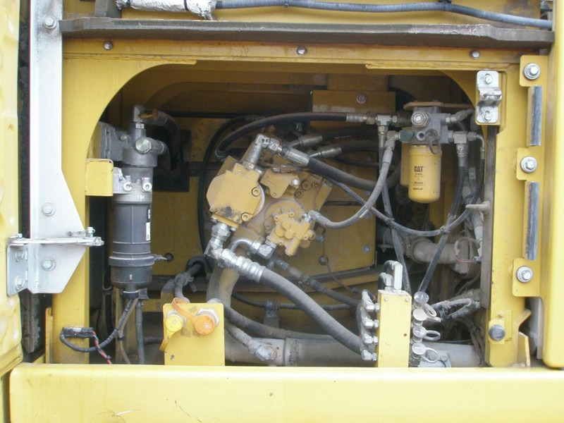 Caterpillar 326FL - Ekskavator me zinxhirë: foto 5 Caterpillar 326FL - Ekskavator me zinxhirë: foto 5