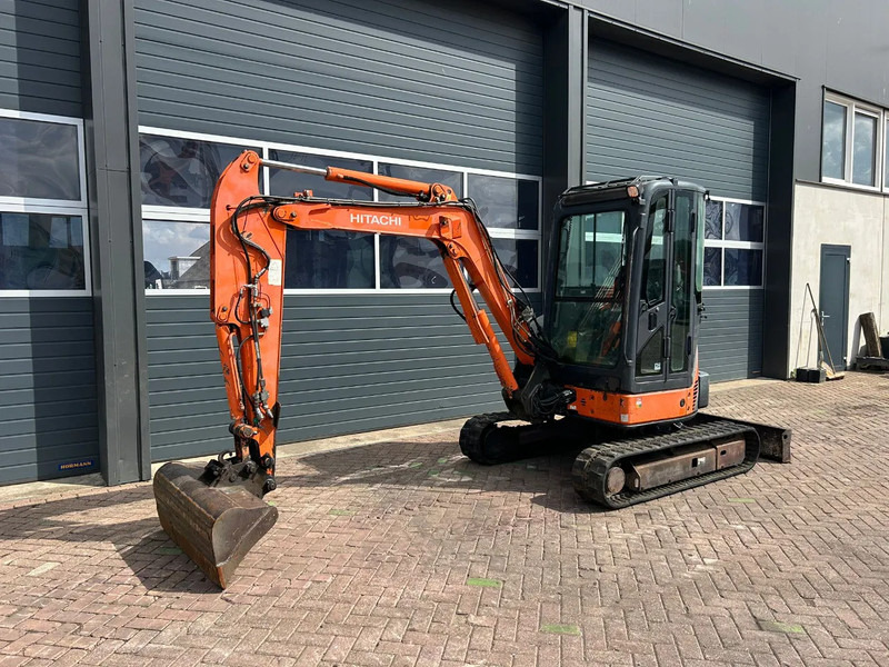 Hitachi ZX35U-2 - Miniekskavator: foto 1 Hitachi ZX35U-2 - Miniekskavator: foto 1