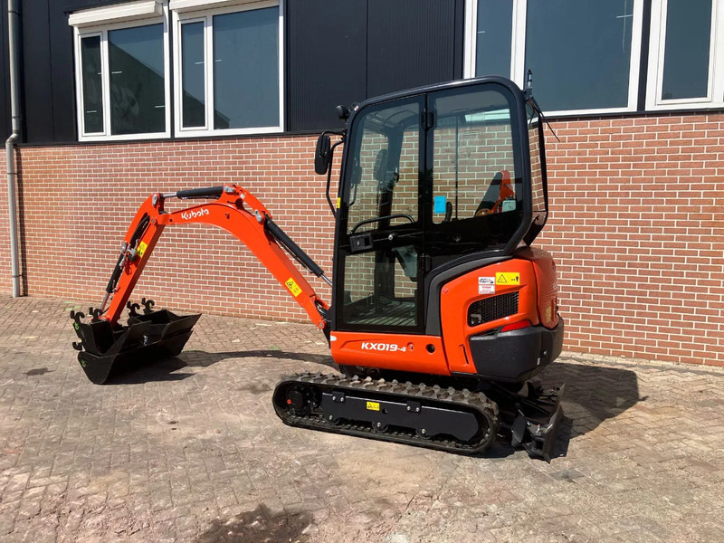 Kubota KX019 4 - Ekskavator me zinxhirë: foto 4 Kubota KX019 4 - Ekskavator me zinxhirë: foto 4