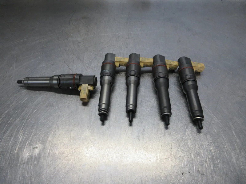 DAF 2005596 INJECTOR DAF MX 13 U2 460 PK EURO 6 5X OPVOORRAAD - Filtri i karburantit për Kamioni: foto 2 DAF 2005596 INJECTOR DAF MX 13 U2 460 PK EURO 6 5X OPVOORRAAD - Filtri i karburantit për Kamioni: foto 2