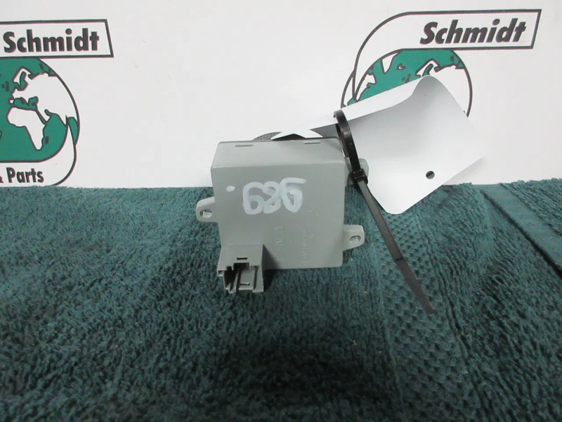 Iveco 5802305563 LAMPEN SCHAKELAAR IVECO S WAY EURO 6 - Sistemi elektrik për Kamioni: foto 4 Iveco 5802305563 LAMPEN SCHAKELAAR IVECO S WAY EURO 6 - Sistemi elektrik për Kamioni: foto 4