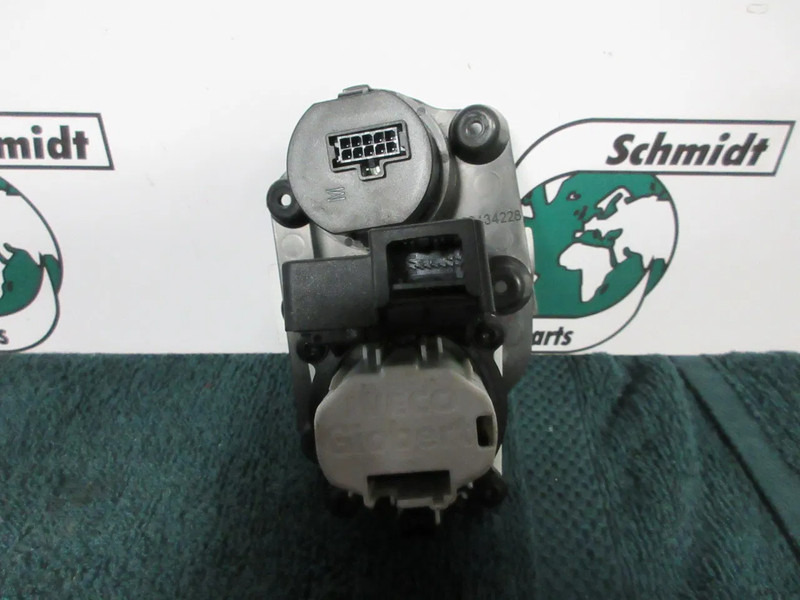 Iveco 5802434228 CONTACTSLOT IVECO S WAY EURO 6 - Sistemi elektrik për Kamioni: foto 4 Iveco 5802434228 CONTACTSLOT IVECO S WAY EURO 6 - Sistemi elektrik për Kamioni: foto 4