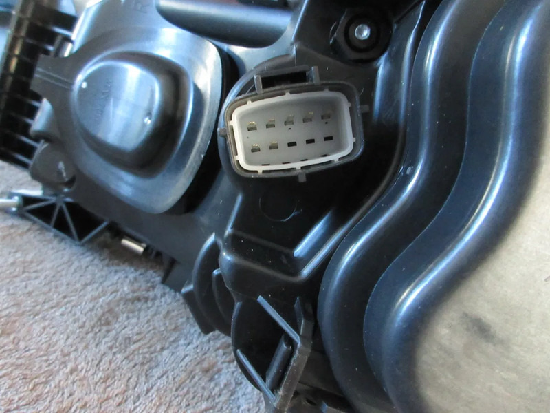Scania 2416137 KOPLAMP SCANIA NIEUWE OP VOORRAAD R 450 EURO 6 RECHTS - Fenerët për Kamioni: foto 4 Scania 2416137 KOPLAMP SCANIA NIEUWE OP VOORRAAD R 450 EURO 6 RECHTS - Fenerët për Kamioni: foto 4