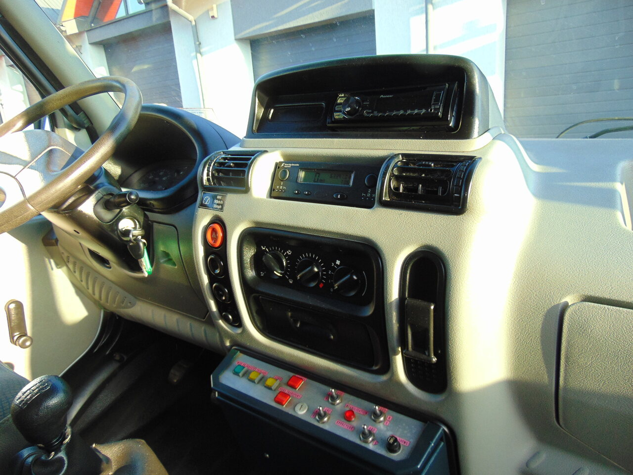 Platformë ajrore e montuar në kamion RENAULT Mascott 2,8dCi 110 L2H3 France Elevateur 152TTF 162TTF: foto 20