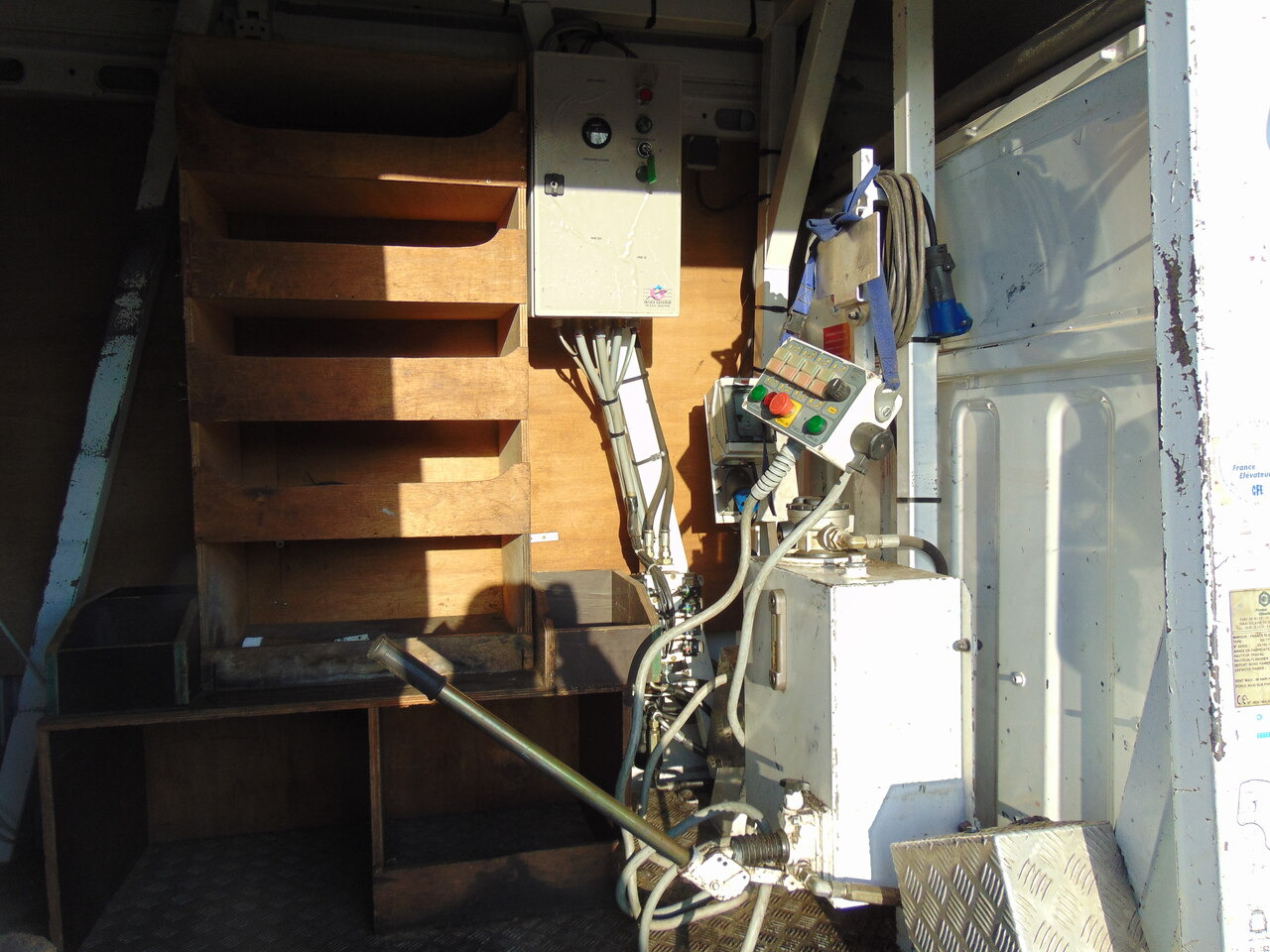 Platformë ajrore e montuar në kamion RENAULT Mascott 2,8dCi 110 L2H3 France Elevateur 152TTF 162TTF: foto 15