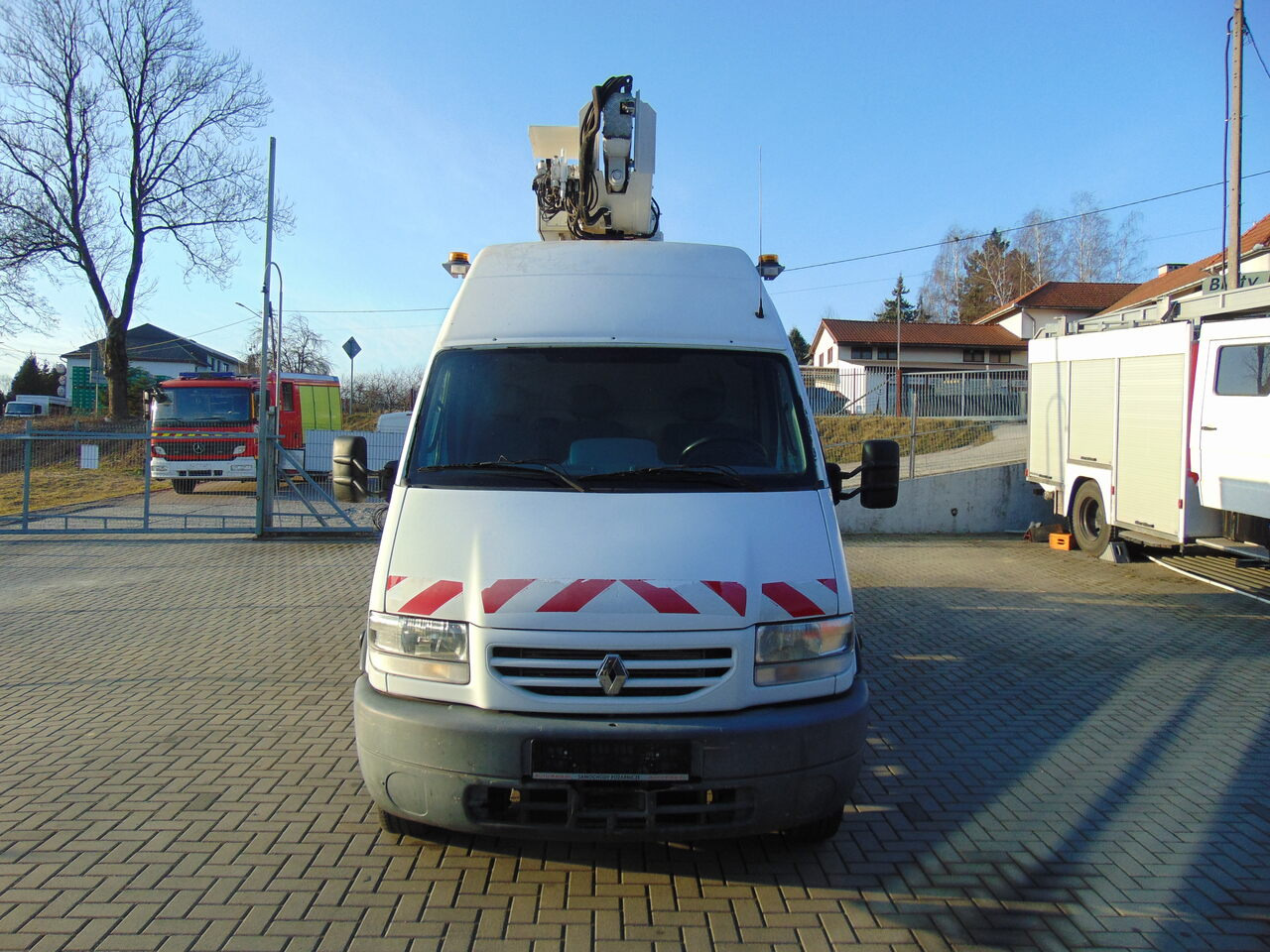 Platformë ajrore e montuar në kamion RENAULT Mascott 2,8dCi 110 L2H3 France Elevateur 152TTF 162TTF: foto 7