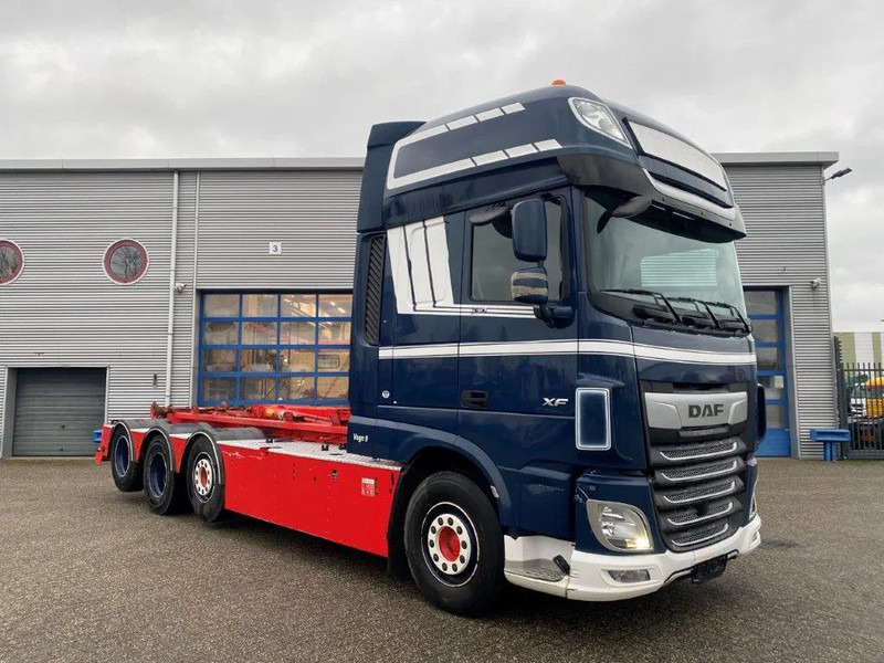 DAF XF106-530 8X2 / AJK HOOKLIFT 25000KG / 9 TON FRONT AXLE / NAVI / ONLY:612482 KM / SSC / AUTOMATIC / EURO-6 / 2019 - Kamion vetëngarkues: foto 2 DAF XF106-530 8X2 / AJK HOOKLIFT 25000KG / 9 TON FRONT AXLE / NAVI / ONLY:612482 KM / SSC / AUTOMATIC / EURO-6 / 2019 - Kamion vetëngarkues: foto 2