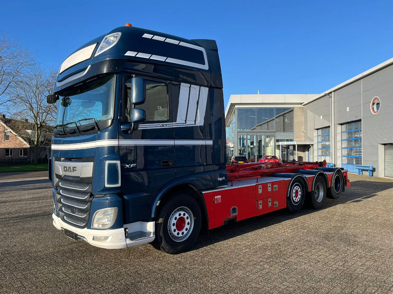 DAF XF106-530 8X2 / AJK HOOKLIFT 25000KG / 9 TON FRONT AXLE / NAVI / ONLY:612482 KM / SSC / AUTOMATIC / EURO-6 / 2019 - Kamion vetëngarkues: foto 1 DAF XF106-530 8X2 / AJK HOOKLIFT 25000KG / 9 TON FRONT AXLE / NAVI / ONLY:612482 KM / SSC / AUTOMATIC / EURO-6 / 2019 - Kamion vetëngarkues: foto 1