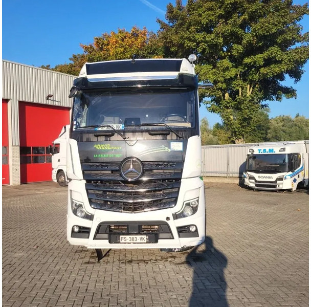 Mercedes-Benz ACTROS 1863 / ENGINE RUNNING / RETARDER / PARK-COOL /HYDRAULICS / ONLY: 268593KM / GIGA-SPACE / MIRRORCAM / AUTOMATIC / EURO-6 / - Gjysmë-kamion: foto 3 Mercedes-Benz ACTROS 1863 / ENGINE RUNNING / RETARDER / PARK-COOL /HYDRAULICS / ONLY: 268593KM / GIGA-SPACE / MIRRORCAM / AUTOMATIC / EURO-6 / - Gjysmë-kamion: foto 3