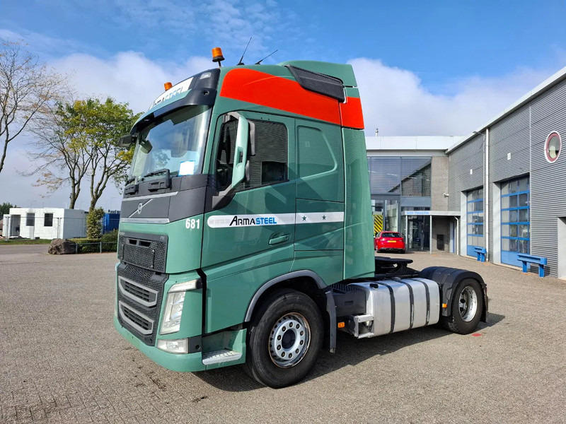 Volvo FH4-460 / VEB+ / DOUBLE TANK / FRIDGE / AIRCO / AUTOMATIC / EURO-6 / 2014 - Gjysmë-kamion: foto 1 Volvo FH4-460 / VEB+ / DOUBLE TANK / FRIDGE / AIRCO / AUTOMATIC / EURO-6 / 2014 - Gjysmë-kamion: foto 1